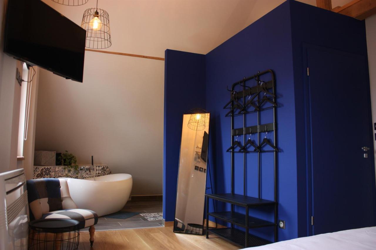 Theiere & Couverts - Les Chambres แซร์เนย์ ภายนอก รูปภาพ