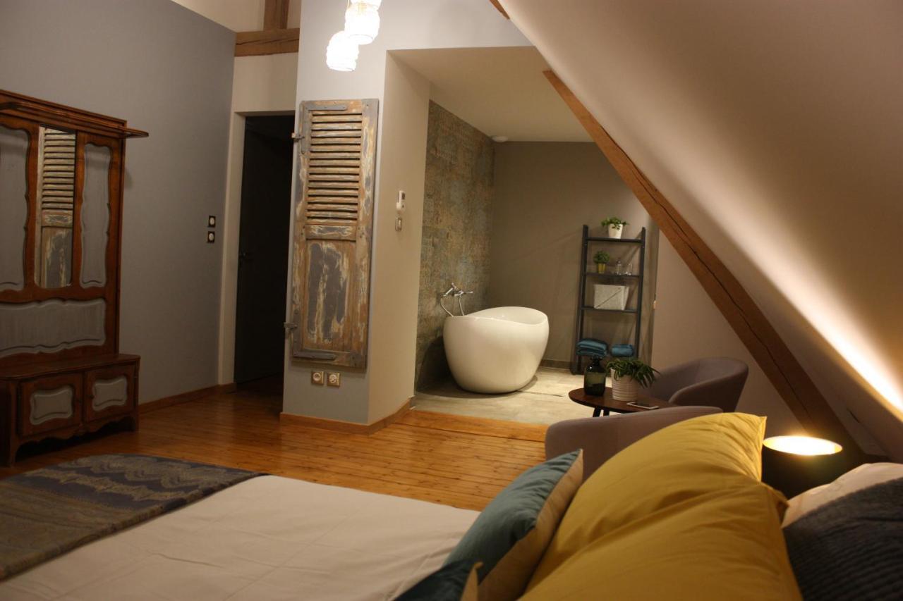 Theiere & Couverts - Les Chambres แซร์เนย์ ภายนอก รูปภาพ